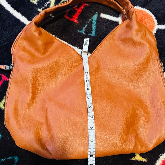 Leather shoulder bag - Picture 6 of 6